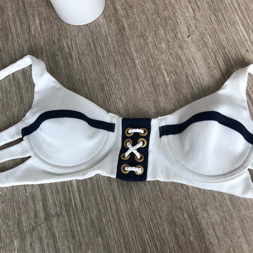 Beach Bunny Rib Tide Top - Picture 2 of 4